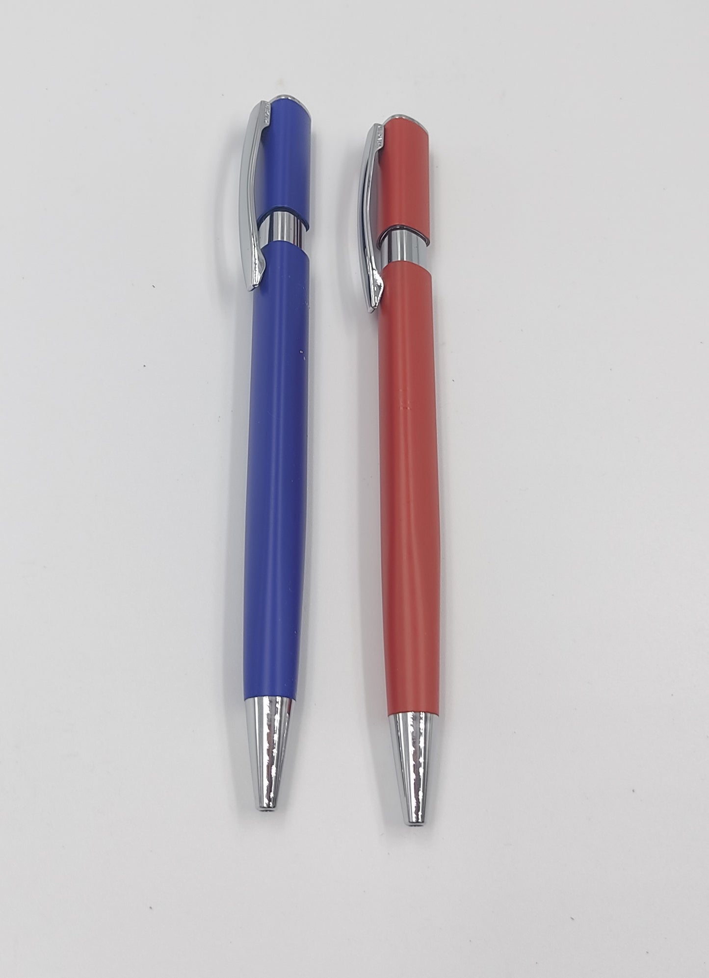 Metal triangle shape pen